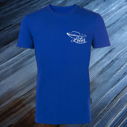 Lotos Sportboot Premium Shirt Royal Blue Herren mit weißem Lotos Logo auf Brusthöhe vorne rechts.